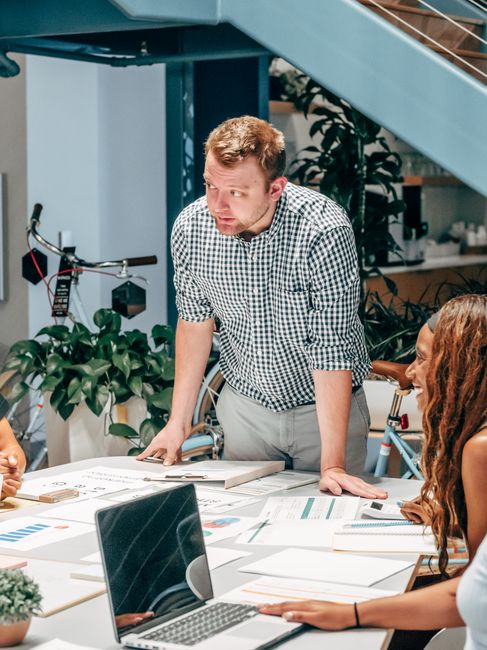 Moderner Coworking-Space in Wien mit Blick auf die Stadt